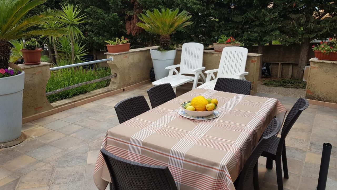 Casa Vacanze Villa Tropia Camastra Екстериор снимка