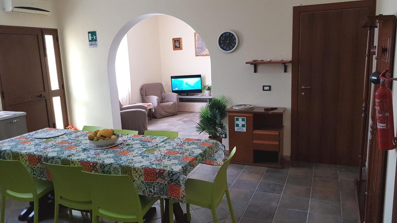 Casa Vacanze Villa Tropia Camastra Екстериор снимка